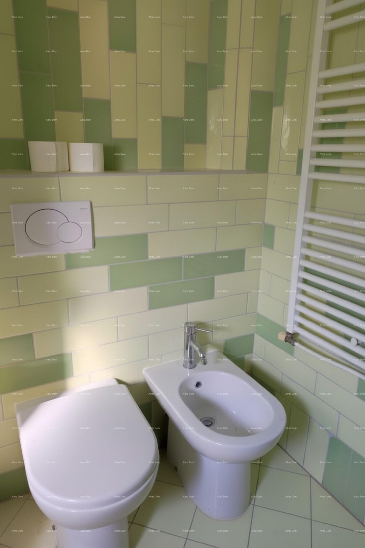 Prostran trosobni stan površine 81 m², neposredna blizina suda, Pula  Veruda 13