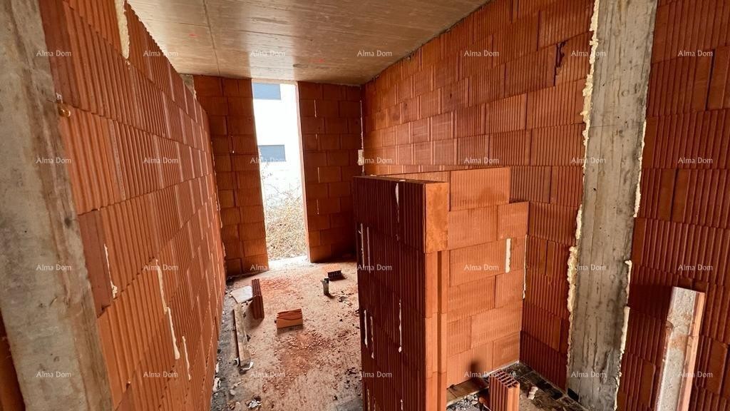 Sa bazenom! Novogradnja!  Ližnjan. 16