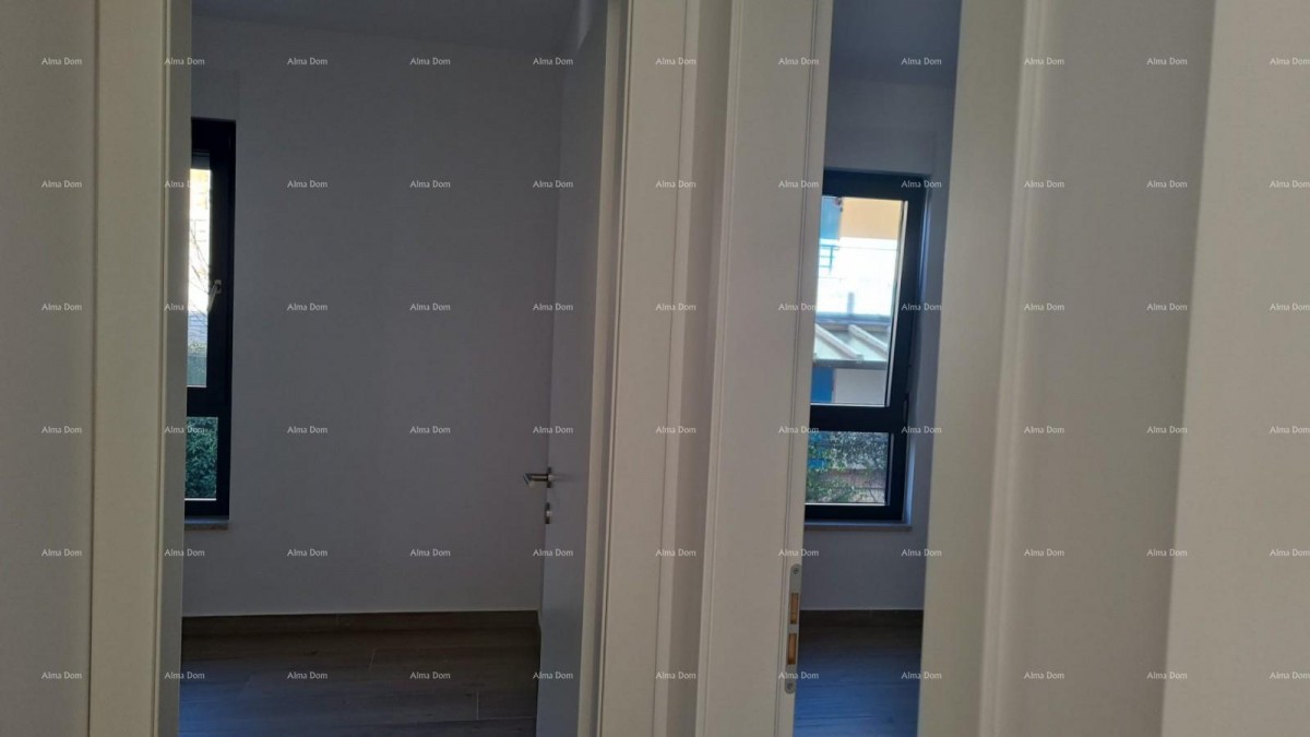 Modern apartment in block A with a garden and parking space, close to Umag! 6