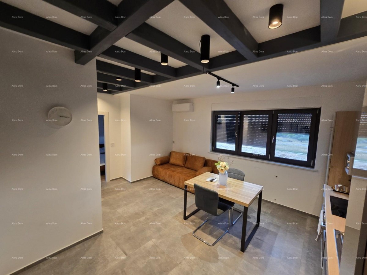 Spazioso appartamento con 6 camere a Pola, vicino al centro e al mare, con moderni comfort e sicurezza. 7