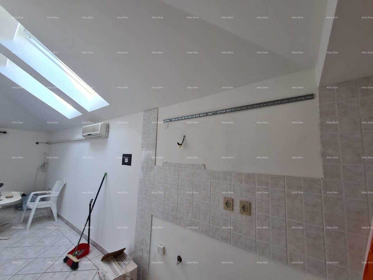 Odlična priložnost! Prodaja stanovanja na vrhunski lokaciji, Medulin! Pet minut lahke hoje do morja in plaž. Neposredna bližina kampa. 6