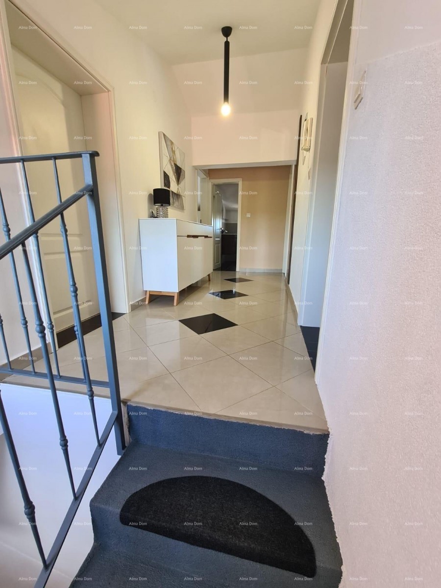 Na prodaju kuća s bazenom – Valtura 27