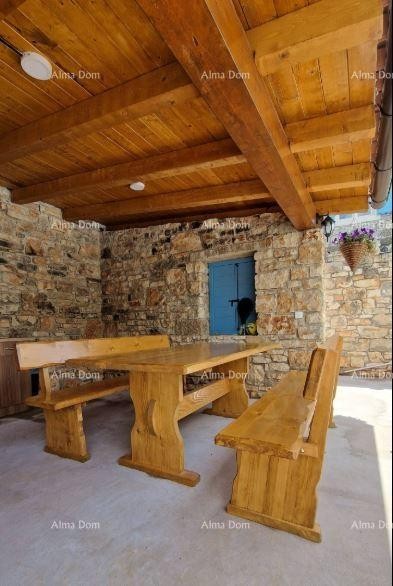 Отреставрированный истрийский каменный дом с бассейном 12