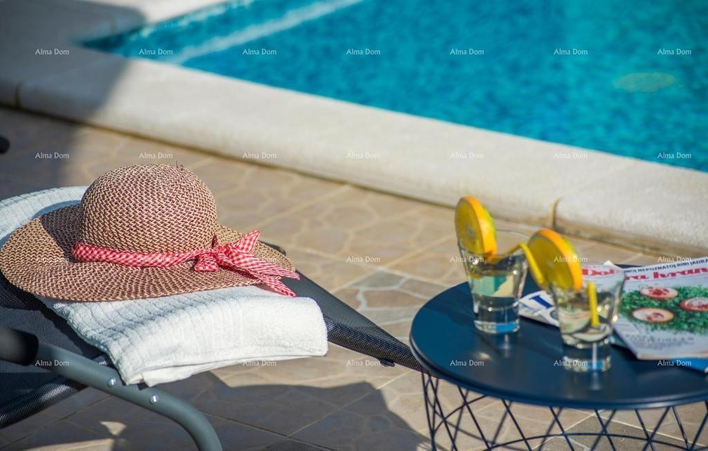 Дом отдыха с бассейном и большим садом 7