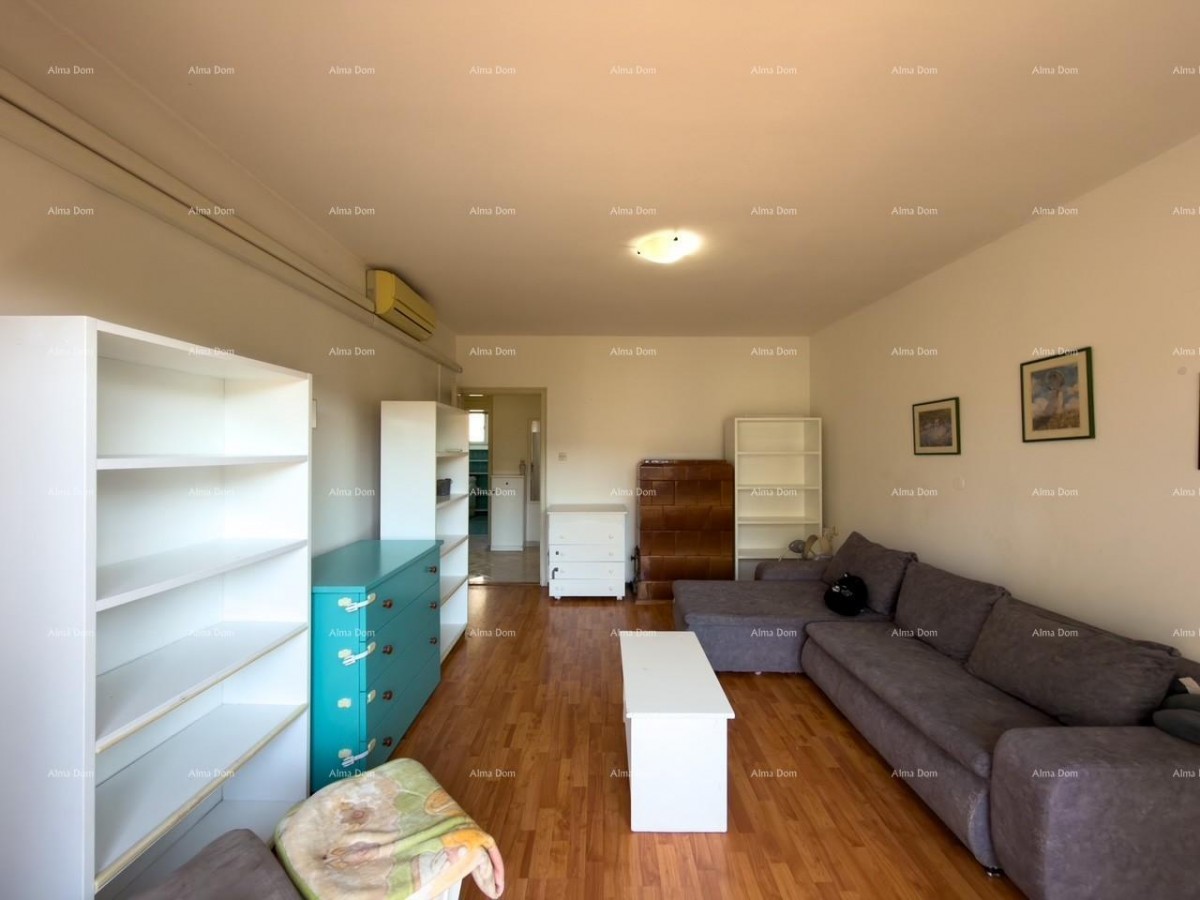 Vendiamo un appartamento in ottima posizione a Pola! 19