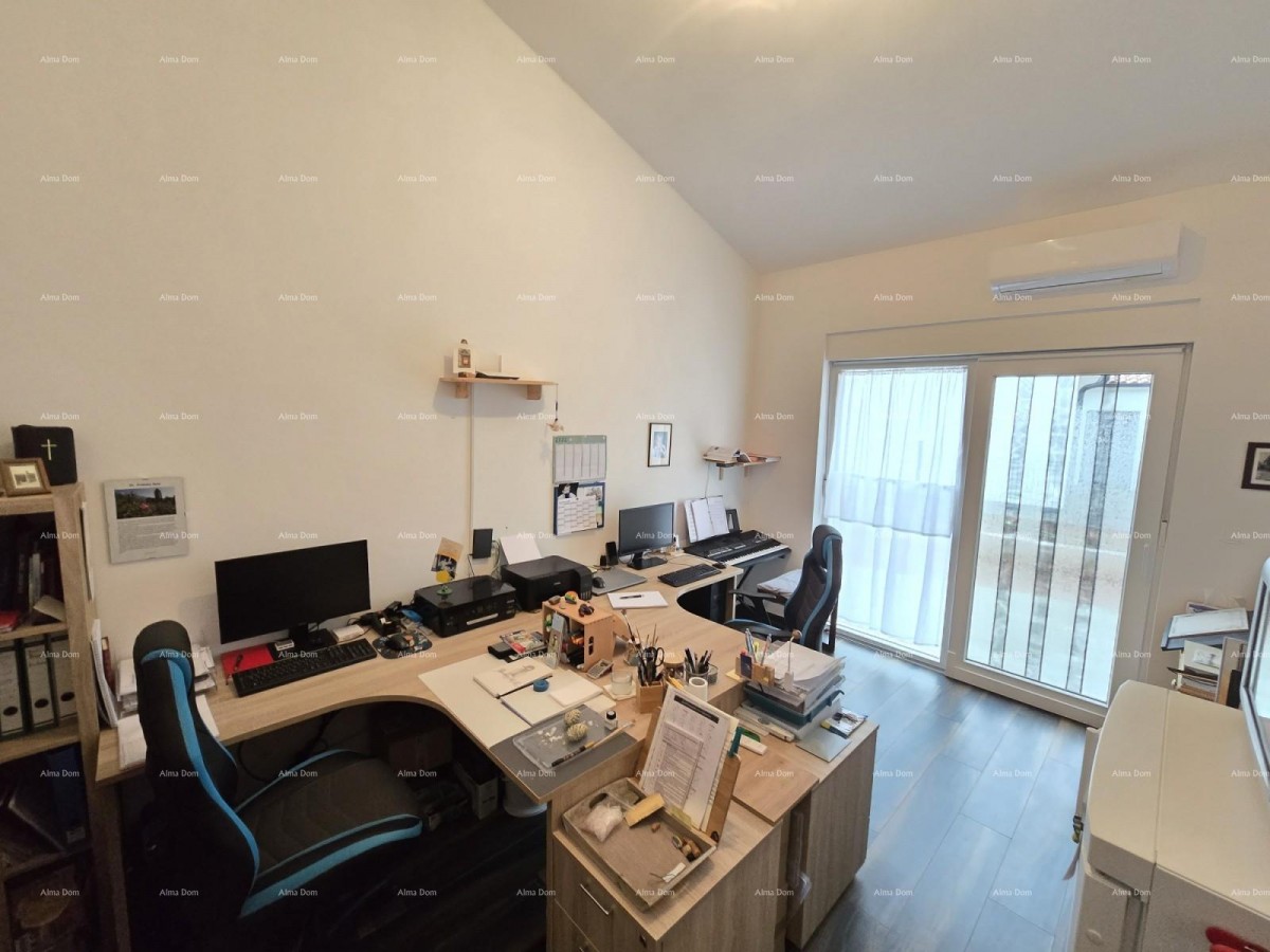 Самостоятельный одноэтажный дом с бассейном! 25