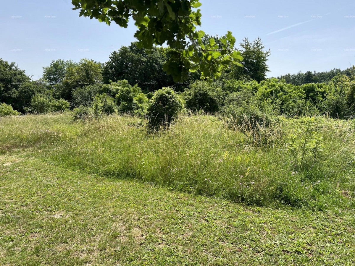 Pazin,  građevinsko zemljište površine 940 m² 1