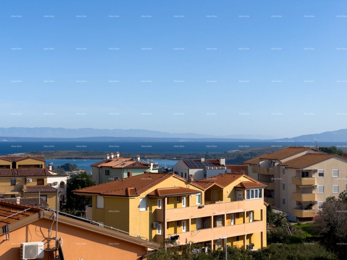 We are selling an apartment with a sea view! 27