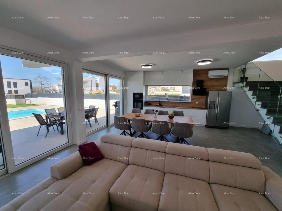 Luksuzna kuća s bazenom u srcu Istre. 13