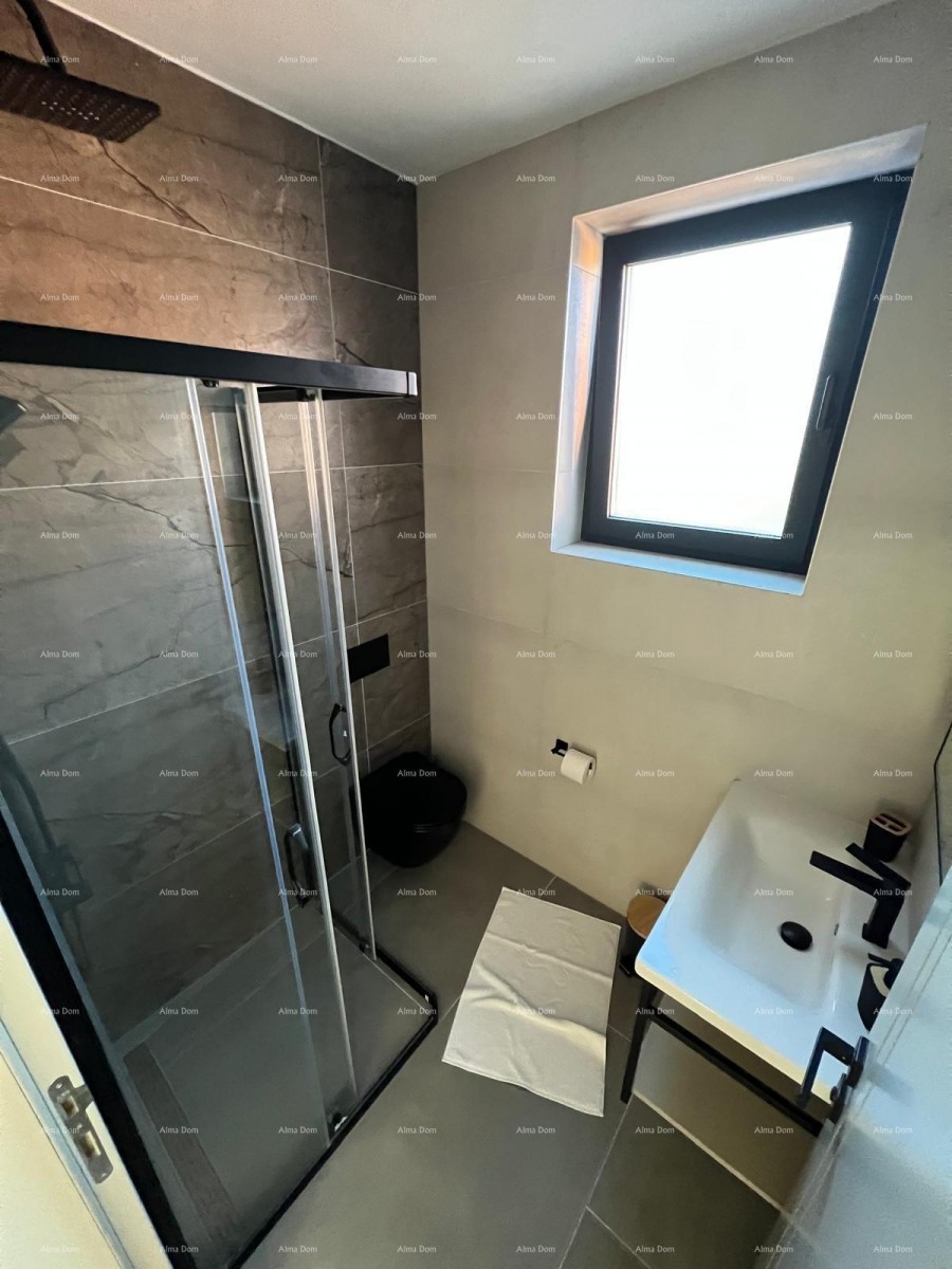 Vendita di una moderna villa con piscina, Svetvinčenat! 24