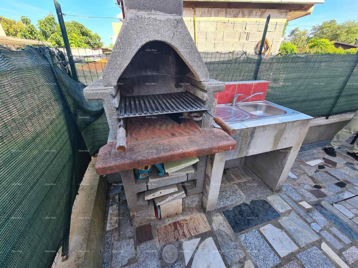 PEROJ, Stan na gornjem katu, blizu mora. 24