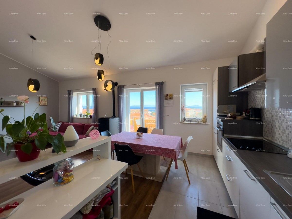 We are selling an apartment with a sea view! 23