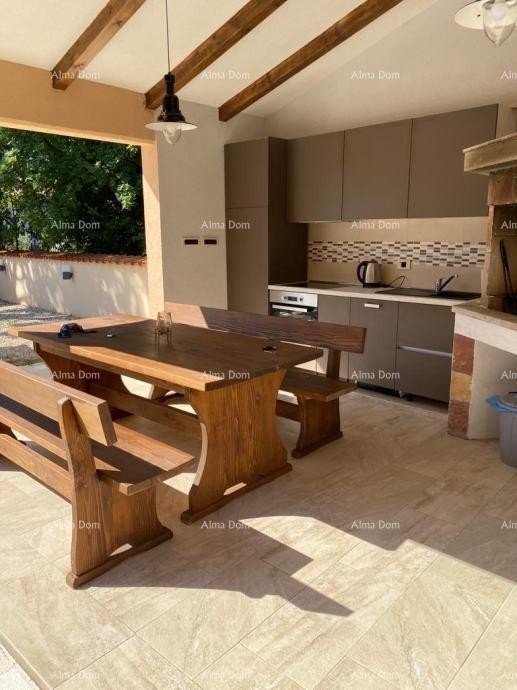 For sale: House, 200 m²,  Raša 17