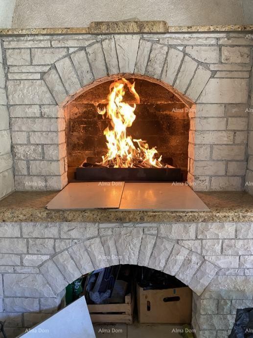 Pula – Casa con due unità abitative, a 50 m dal mare 3