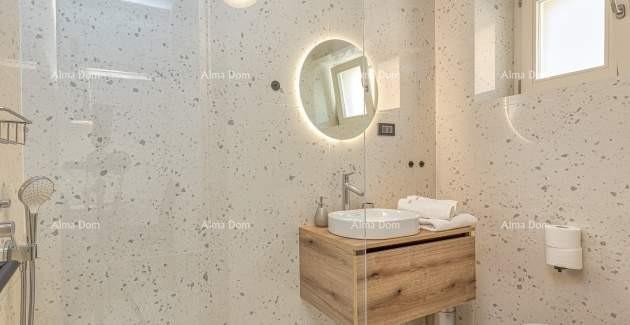 Vendesi una bella palazzina con tre appartamenti nel centro, Orsera! 10