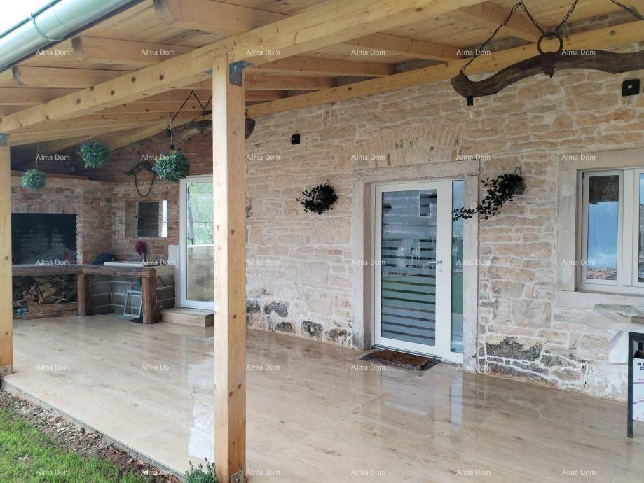 Дом с бассейном и спортивными удобствами 12