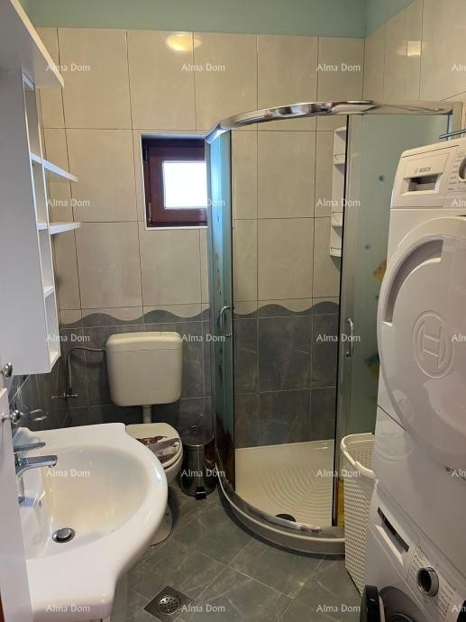 Poreč - Prostorno in popolnoma opremljeno stanovanje na odlični lokaciji! 9