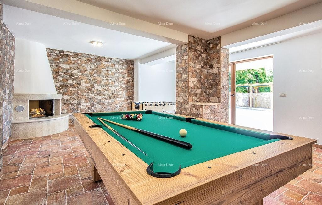 Premantura, samostojeća kuća sa 5 spavaćih soba.Blizina mora . 2