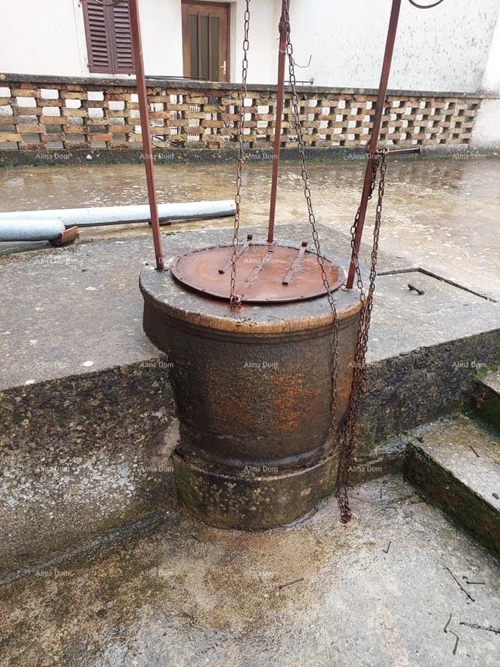 A house for renovation is for sale 9