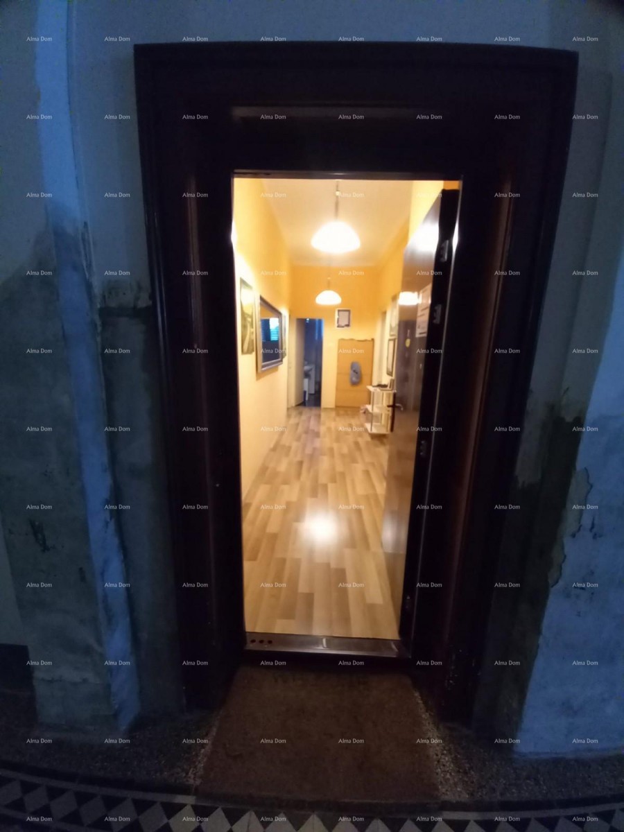 Apartment for sale in Pula, center!  Kaštel. 3