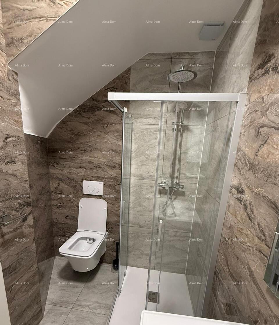 ПОРЕЧ, Реновированный каменный дом с видом на море 21