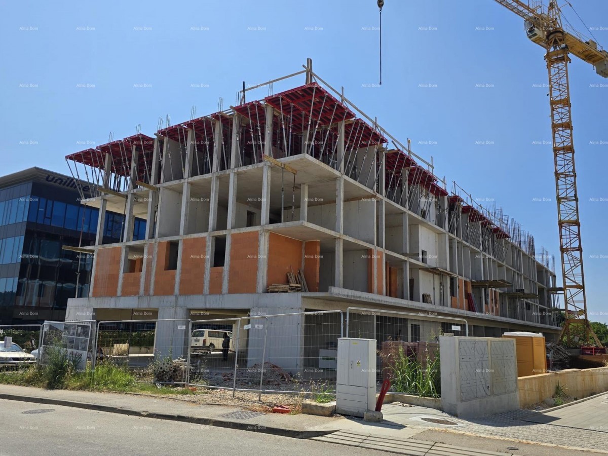 Reserved!!!! Pula! Multi-family, modern building with elevator, near the center. S25 5