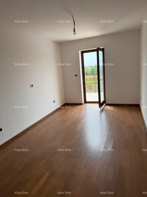 Prediven dvoetažni stan s bazenom i terasom v Bujah 10
