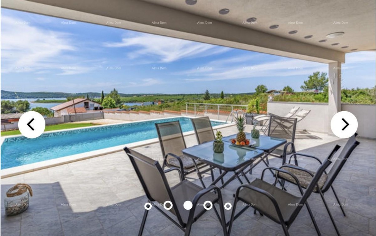 Čudovita vila s pogledom na morje. POMER 8