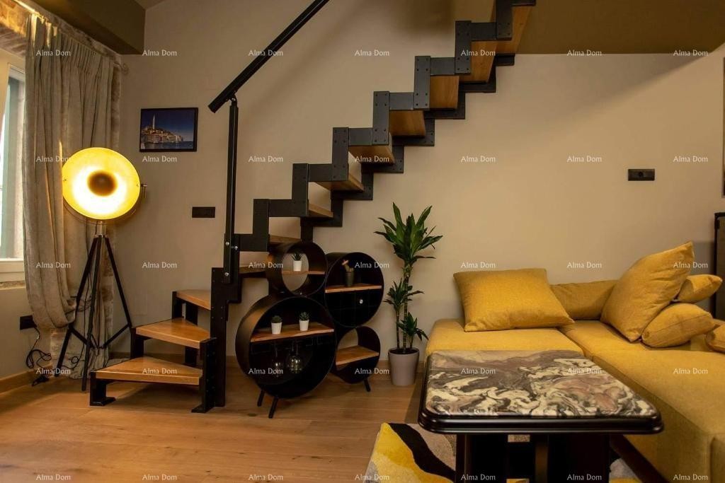Vendita - Elegante appartamento su due piani nel centro storico della città, Rovigno! 11