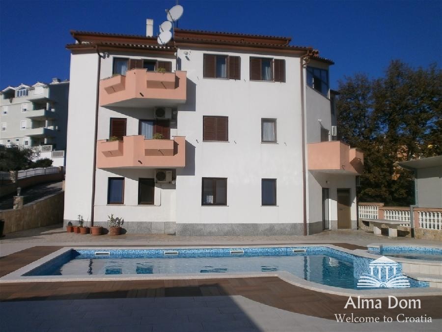 Pula Veruda. Большой особняк с квартирами! 5