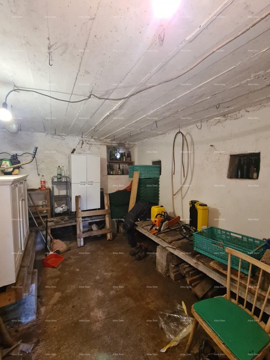 In vendita vecchia casa in pietra a Peroj 8