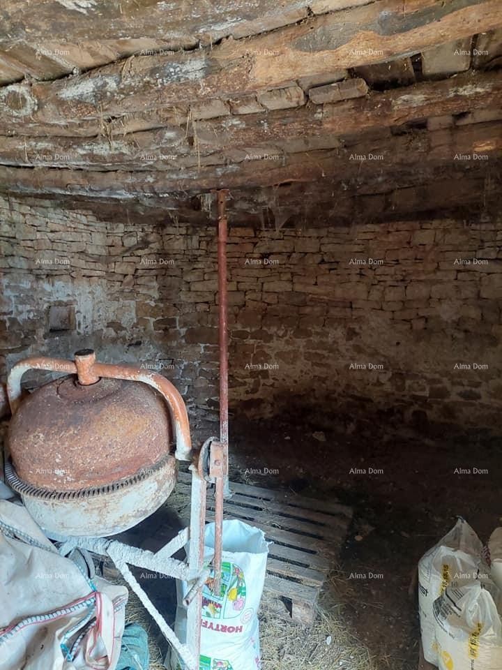 A house for renovation is for sale 10