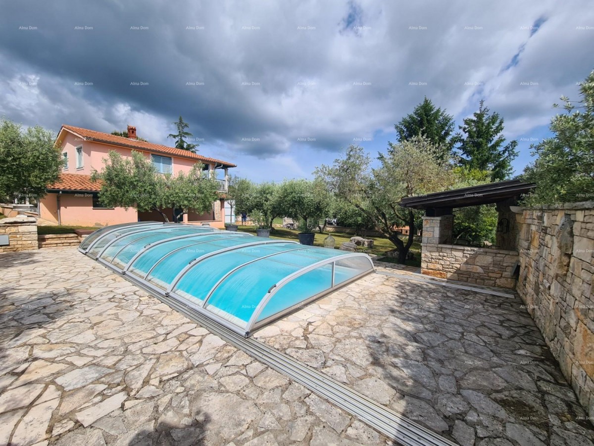 Kuća s bazenom i velikom okućnicom!  Blizina mjesta Marčane. 2