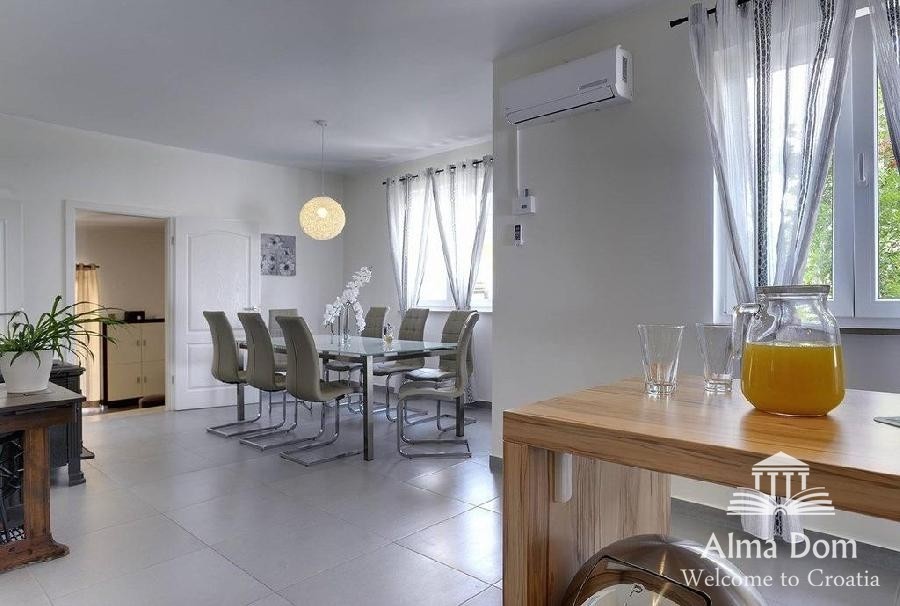 Detached house situated in Medulin. 20