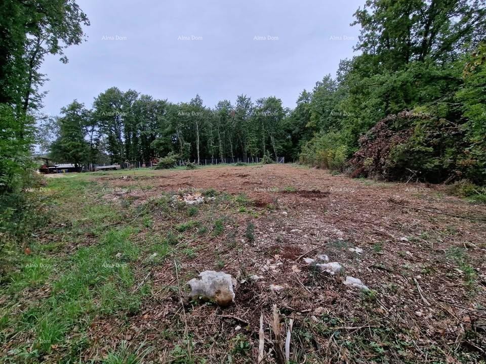 Prodaje se građevinsko zemljište od 1236 m², s građevinskom dozvolom i projektom, Brtonigla 3