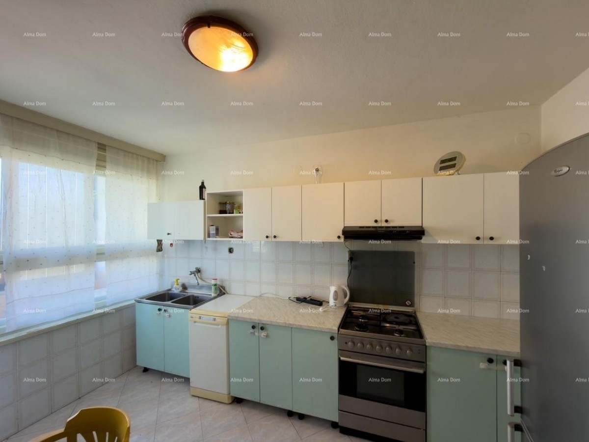 Vendiamo un appartamento in ottima posizione a Pola! 11