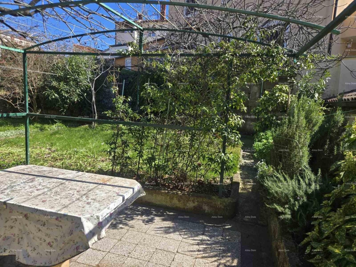 Pula blizina nove Pulske bolnice. Kaštanjer – kuća s dva odvojena stana, garažom i vrtom od 250 m2 - prodaja! 9