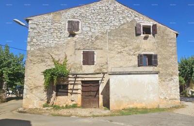 Istarska kamena kuća za renovaciju. Općina Lovrećica.