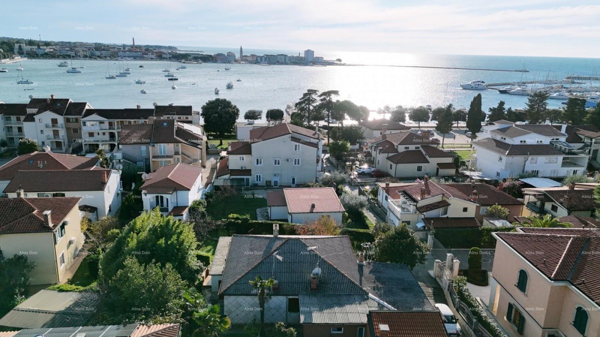 House with two residential units and great development potential – first row to the sea, Umag 2