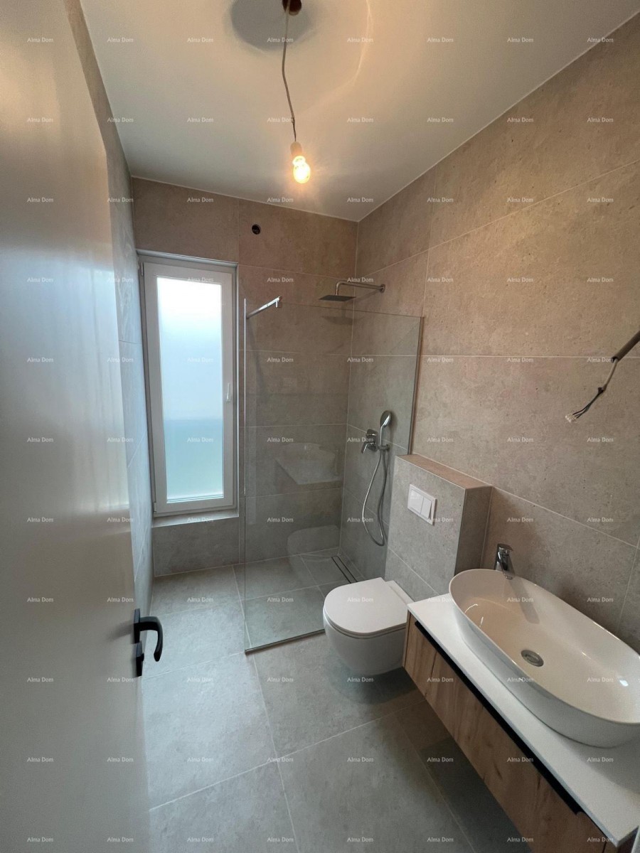 Роскошная двухэтажная квартира с видом на море 8