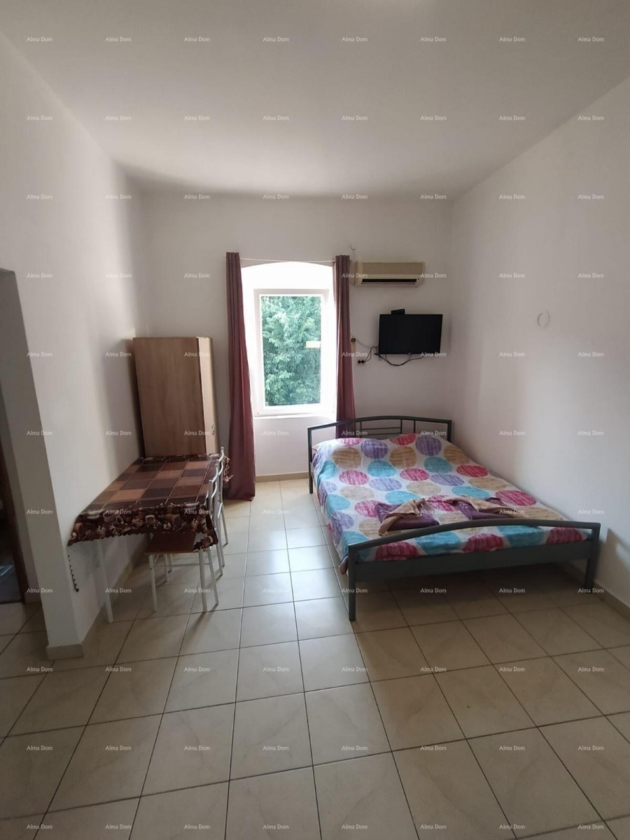 Pula, centro storico – 90,30 m² | 4 appartamenti studio arredati | Vista sulle Porte d'Oro | Attività turistica avviata 2