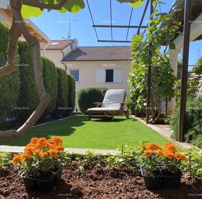 Pula – Casa con due unità abitative, a 50 m dal mare 1