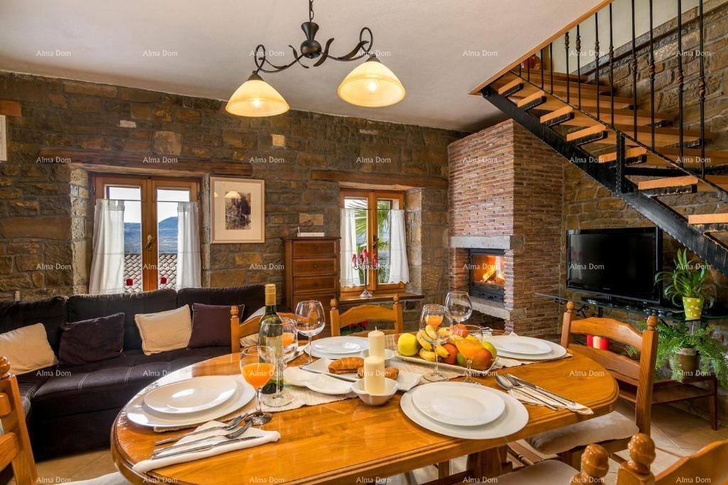 Casale in pietra con piscina e vista panoramica. 8