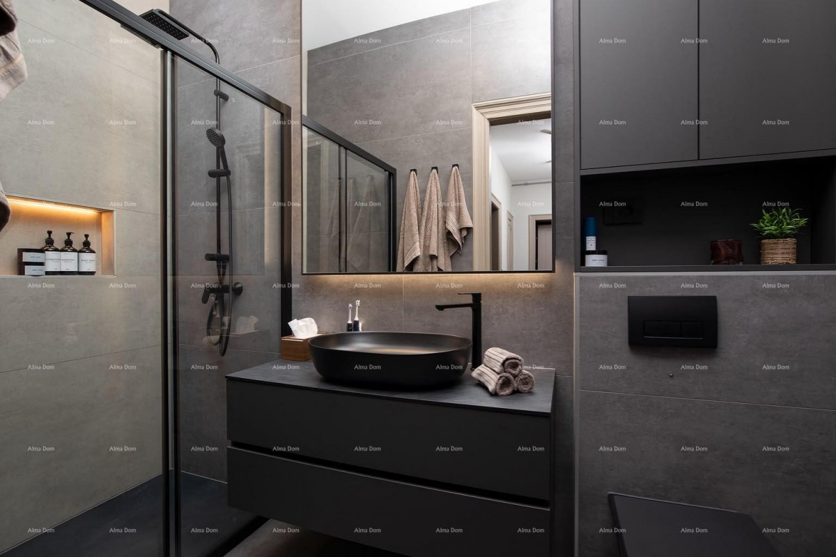 Luxury new construction just 200 meters from the Amphitheater! 6