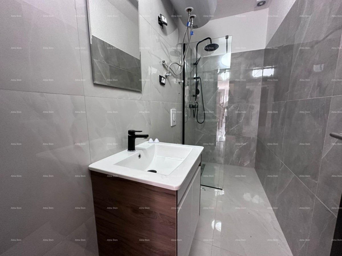 Prodaja fantastične hiše s tremi stanovi v Medulinu! 33