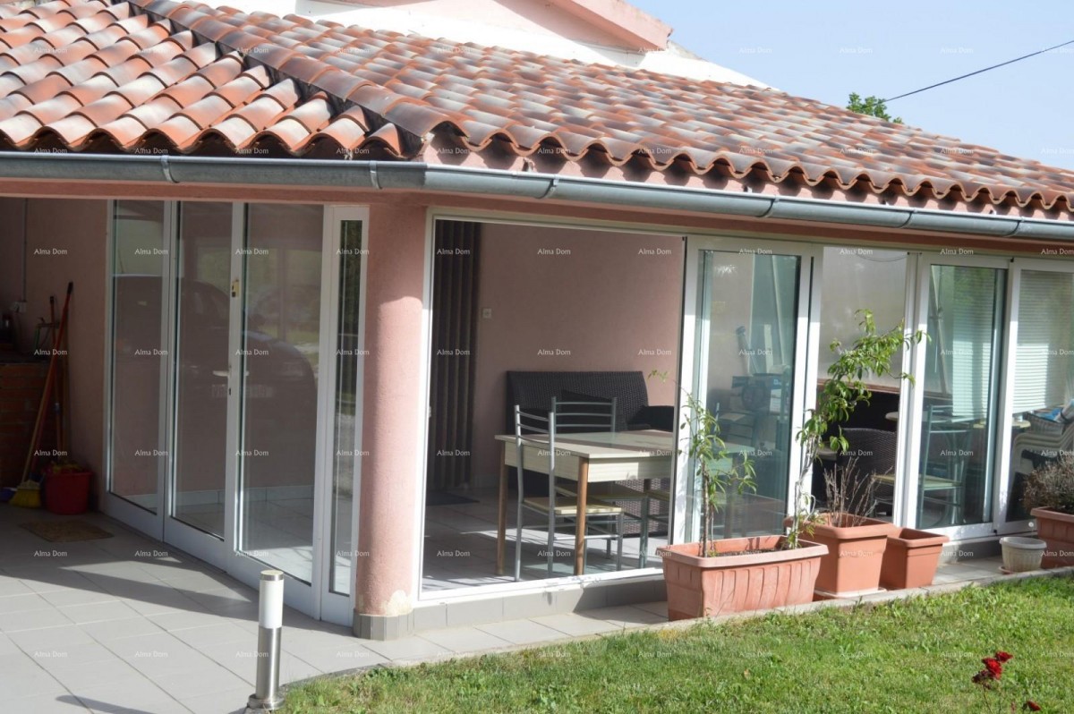 Near Marcana, house on a large plot of 26,000 m2. 8