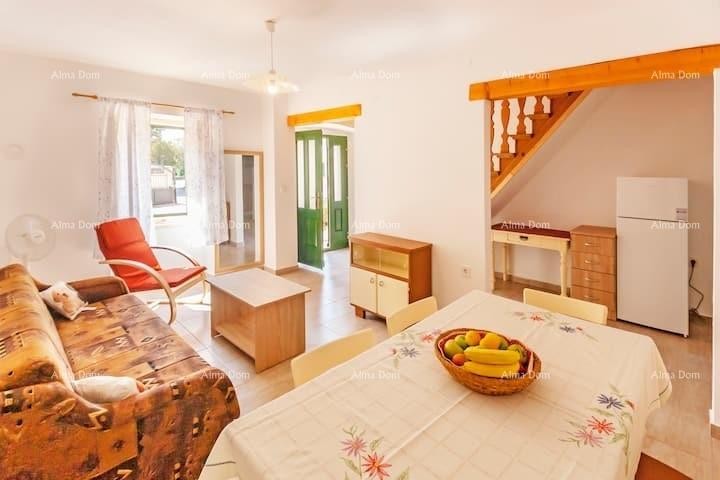 Prodaja lijepo uređene, renovirane istarske kuće s šternom, Marčana! 2