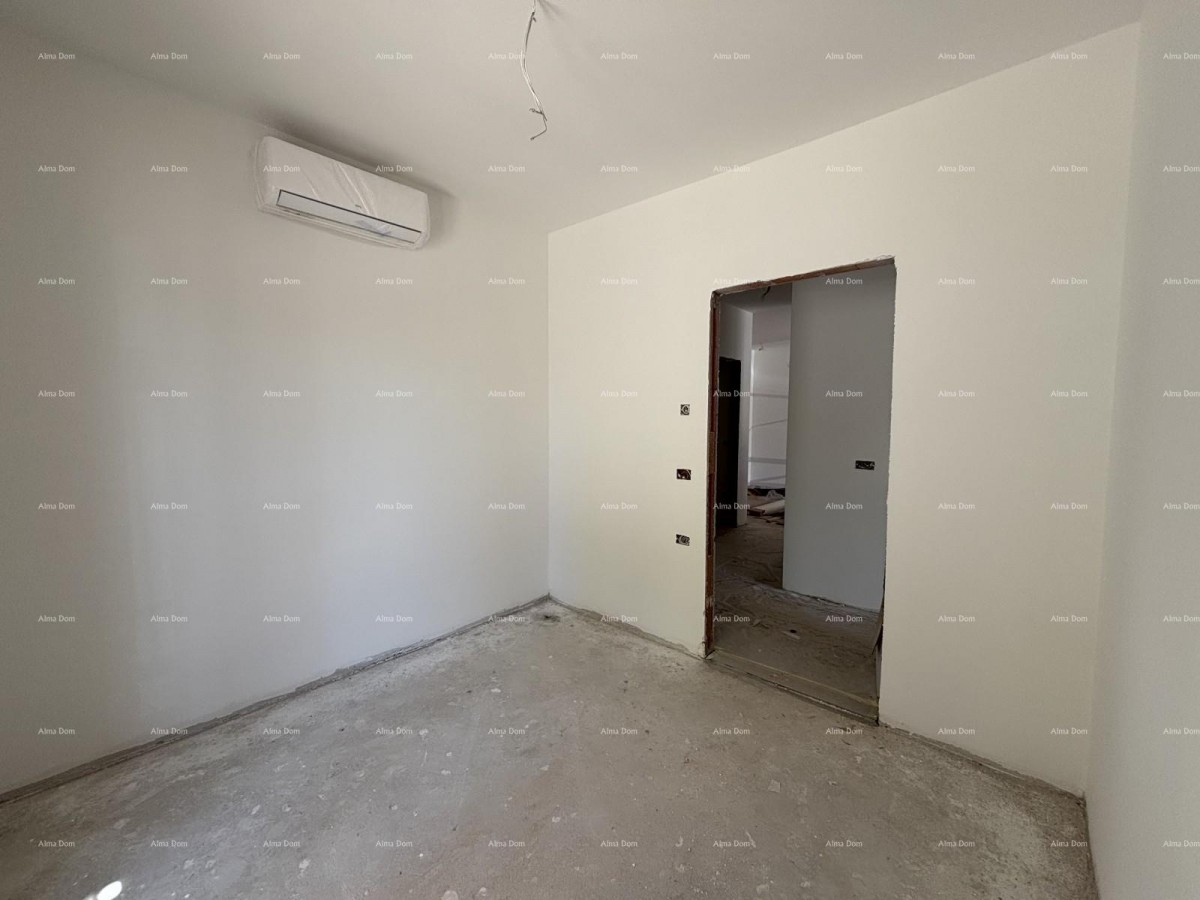 PREMANTURA - prostrani stan z bazenom, 500 m do mora  (102) 5