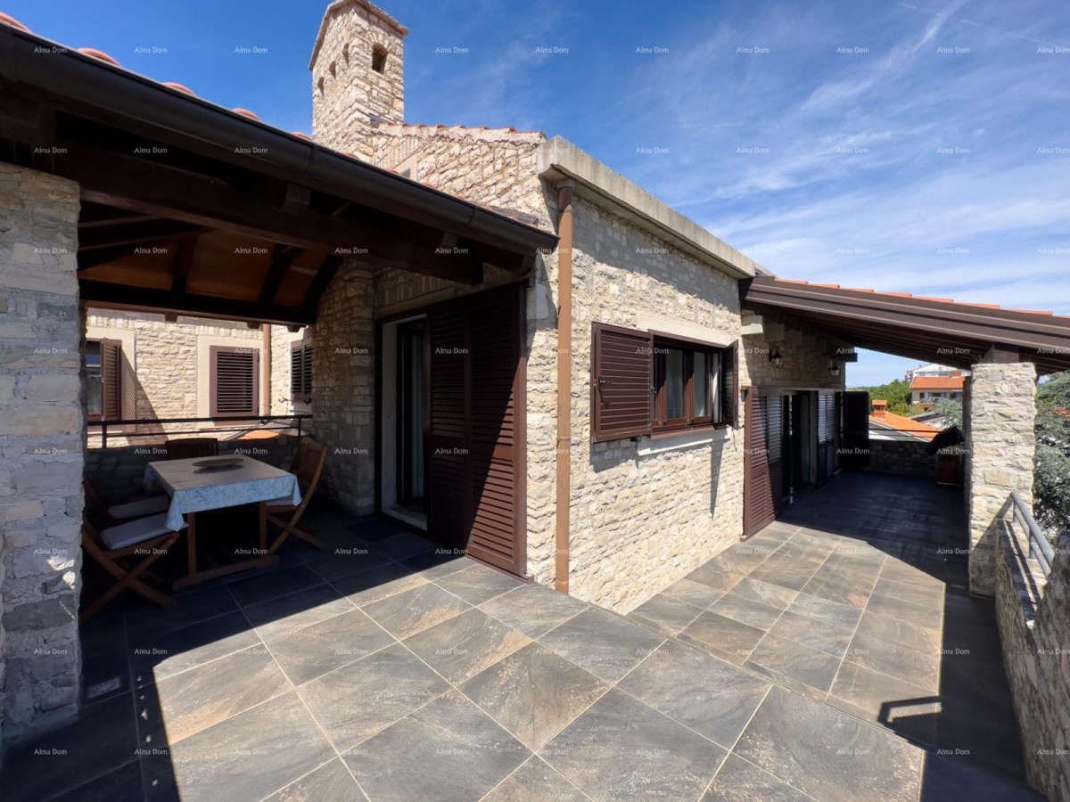 Bellissima casa con piscina a Pola, ideale per famiglie o investimento. 47