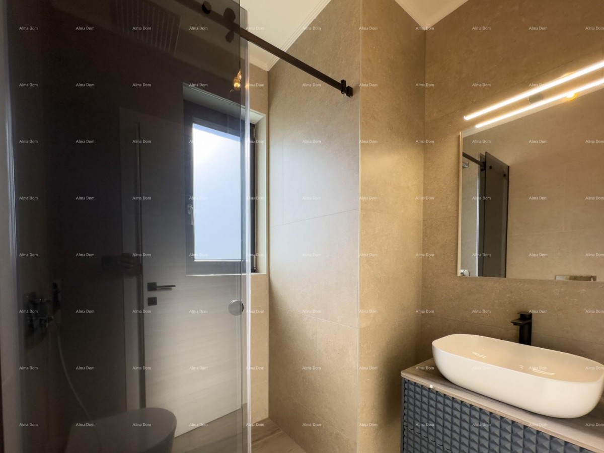 Vendiamo villa bifamiliare con piscina e garage 22